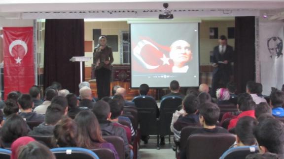 İstiklal Marşının Kabulü ve Mehmet Akif Ersoyu Anma Günü Programı Gerçekleştirildi