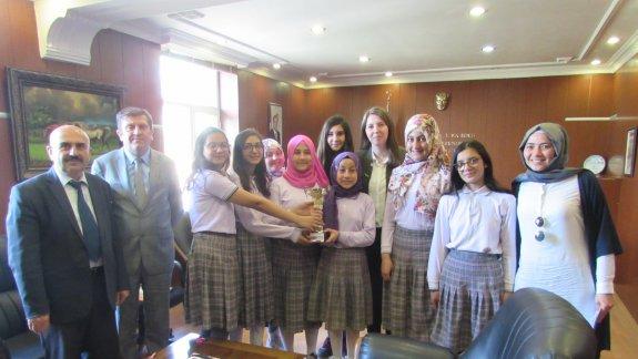 Anadolu İmam Hatip Lisesi öğrencileri ödüllendirildi.